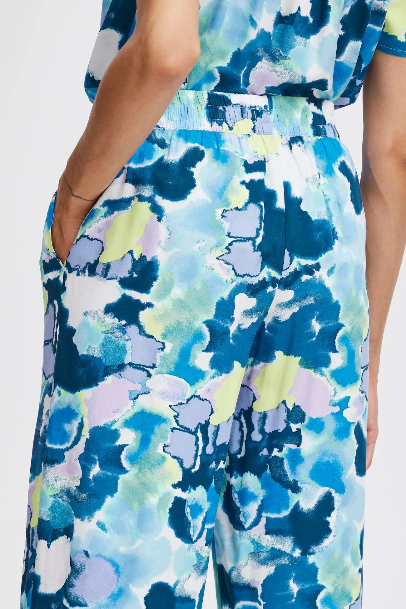 Byoung Joella Crop Trousers Blue Watercolour Mix