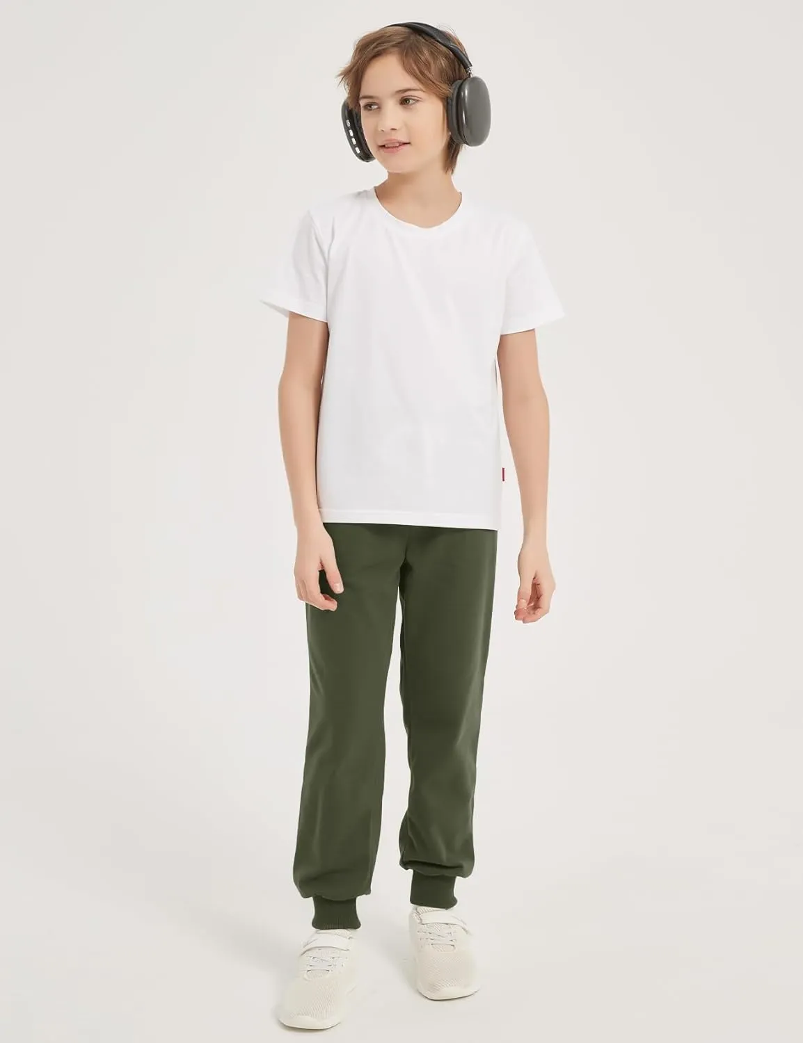 Flygo 3 Pack Boys Sweatpants Kids Active Joggers Athletic Casual Basic Pull On Pants with Pockets Drawstring