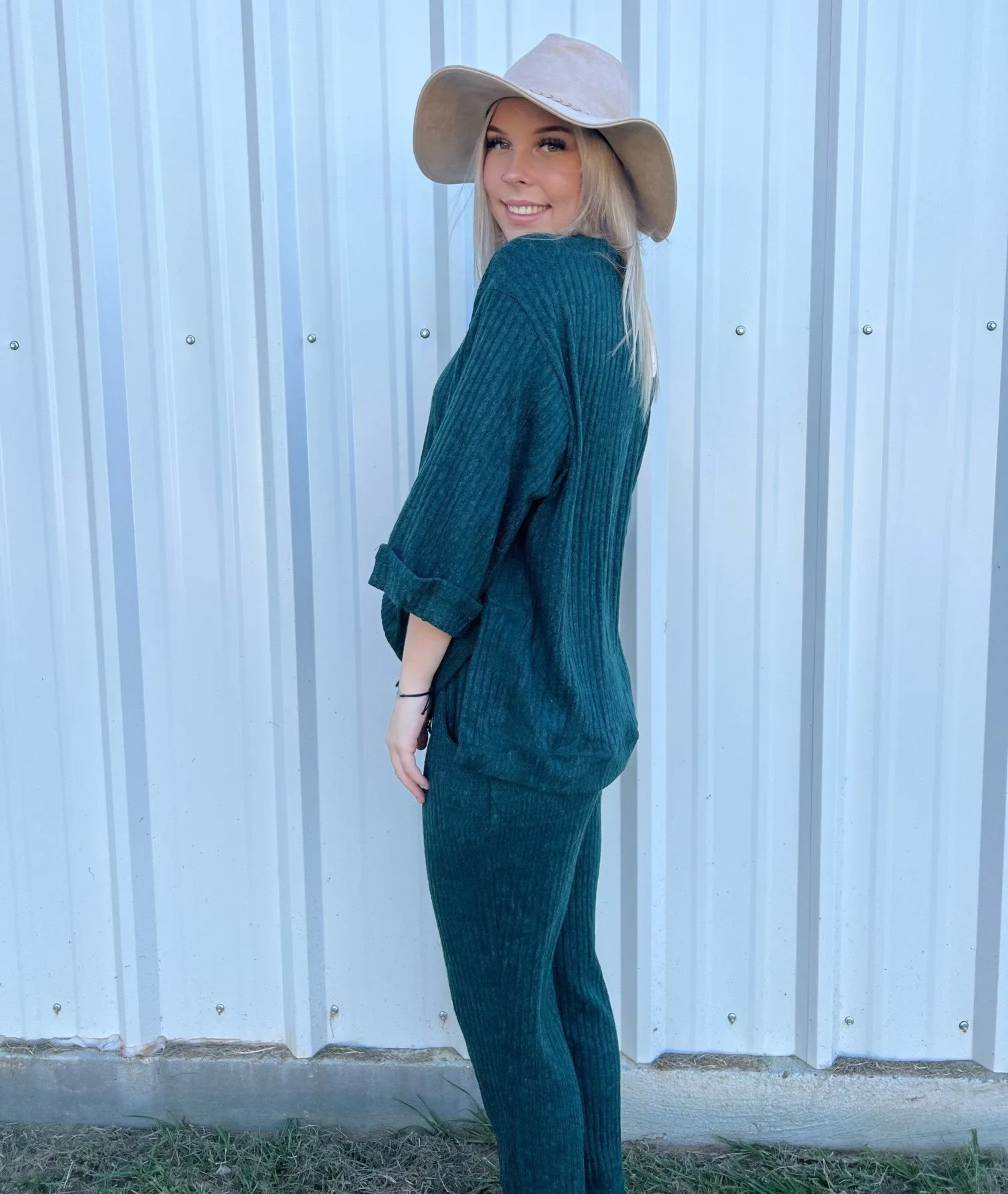 Ribbed knit jogger with elastic waistband and pockets