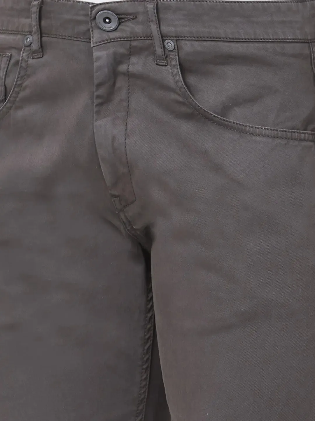 Spykar Men Dark Grey Cotton Slim Fit Ankle Length Mid Rise Trousers
