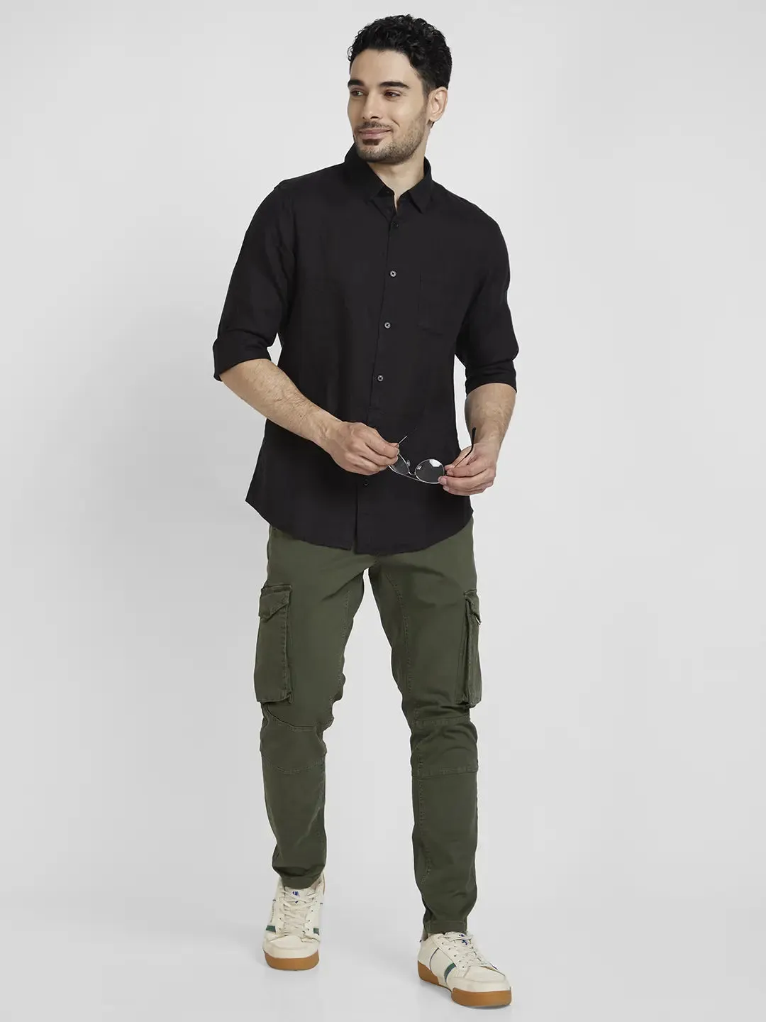 Spykar Men Rifle Green Lycra Slim Fit Mid Rise Cargo Pant